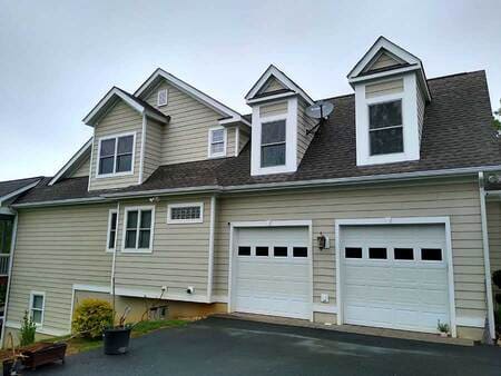 Soft washing vs pressure washing for siding in charlottesville va